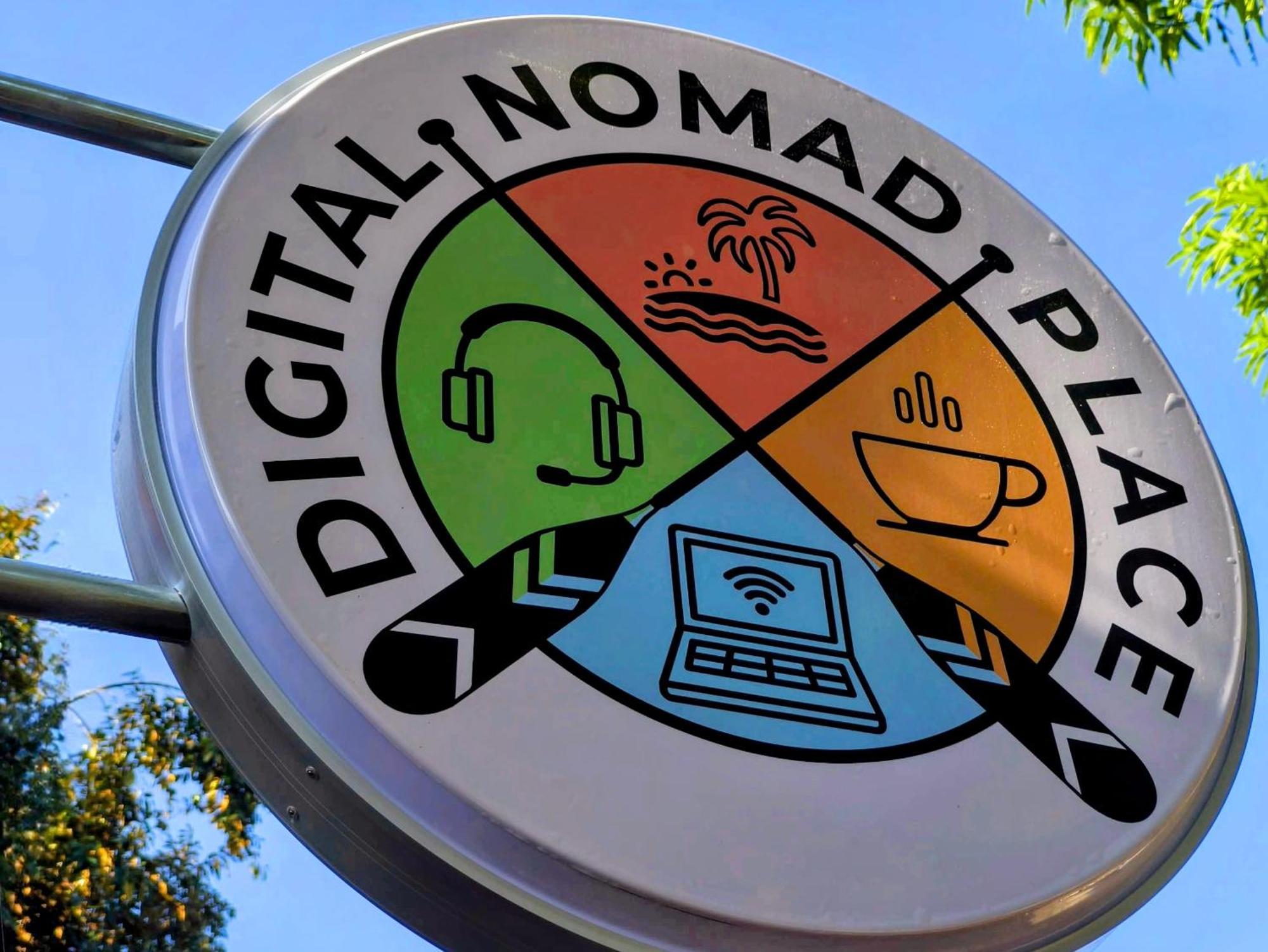 Digital Nomad Place - City Center Coron Bagian luar foto